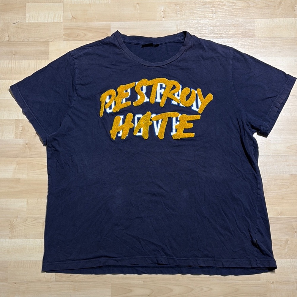 Sean John Navy Tee with Vibrant Yellow Print